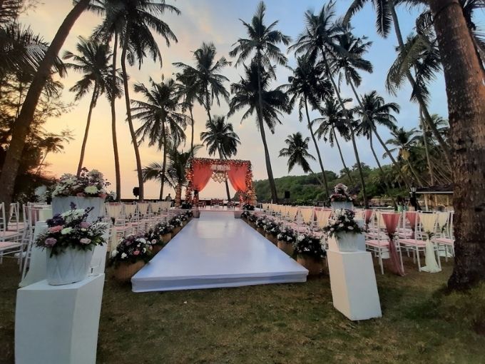 Rooms: 45 | Indoor Seating: 80 | Outdoor Seating: 200