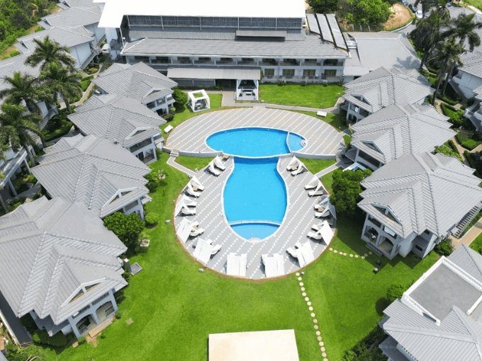 Rooms: 109 | Indoor Seating: 300 | Outdoor Seating: 600